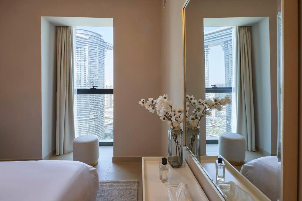 Larbi Breathtaking Burj And Fountain View Luxurious 2 Bed Apartment Dubai Exterior photo