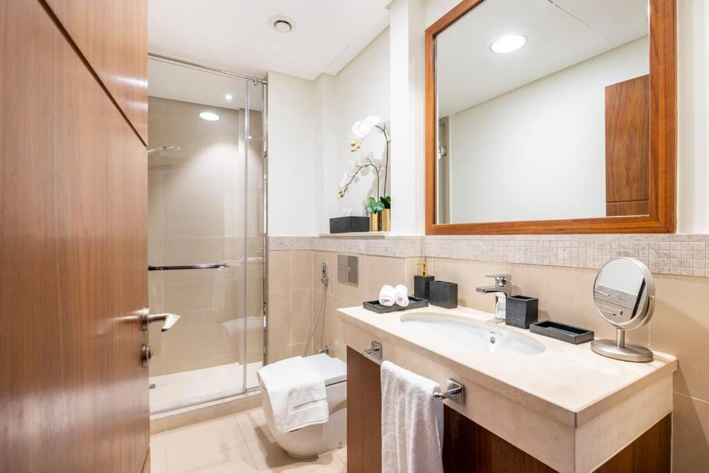 Larbi Breathtaking Burj And Fountain View Luxurious 2 Bed Apartment Dubai Exterior photo