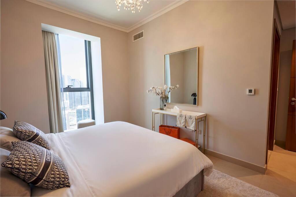 Larbi Breathtaking Burj And Fountain View Luxurious 2 Bed Apartment Dubai Exterior photo