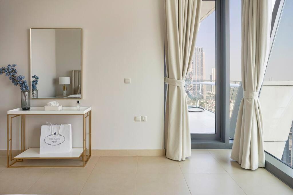 Larbi Breathtaking Burj And Fountain View Luxurious 2 Bed Apartment Dubai Exterior photo
