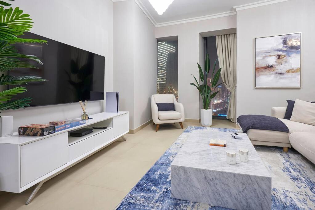 Larbi Breathtaking Burj And Fountain View Luxurious 2 Bed Apartment Dubai Exterior photo