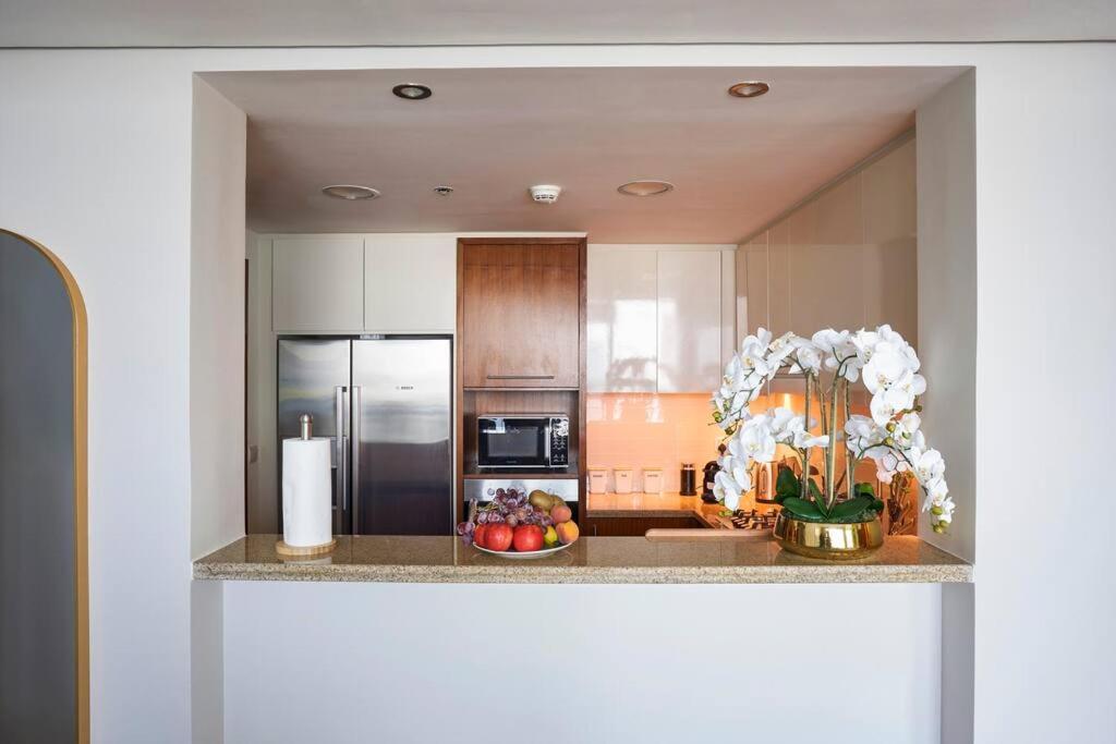 Larbi Breathtaking Burj And Fountain View Luxurious 2 Bed Apartment Dubai Exterior photo